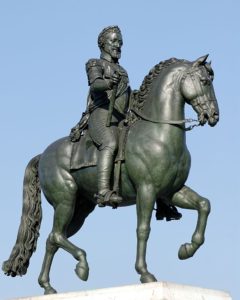 Henri-IV-statue-on-Pont-Neuf-bridge