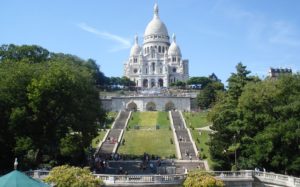 Sacre-coeur-Montmartre-from-bottom-of-the-Butte