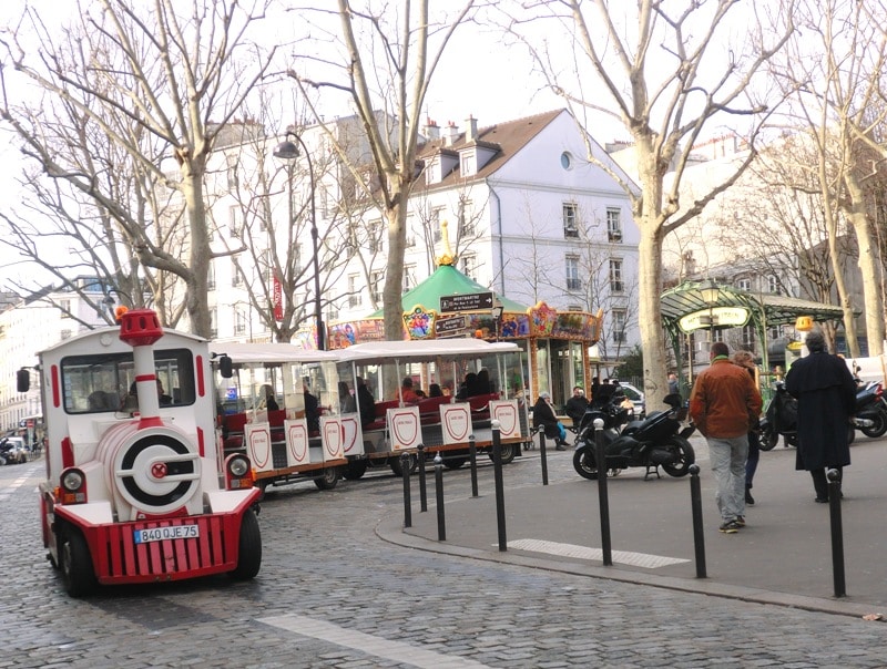 How-to-climb-the-butte-montmartre-with-small-train-from-pigalle-to-place-du-tertre

