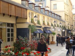 rue-royale-paris-cite-royale-berryer